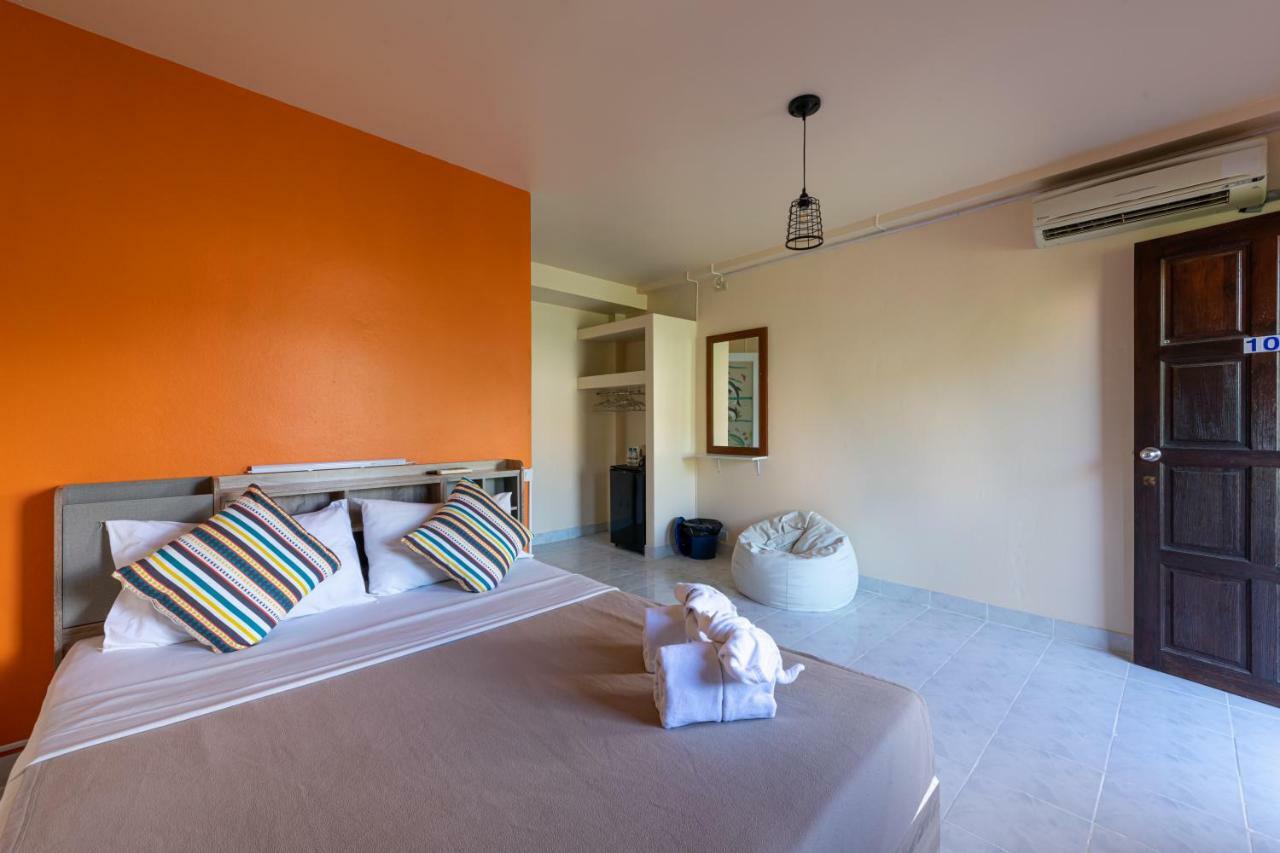 Mypatong Social Hostel Esterno foto